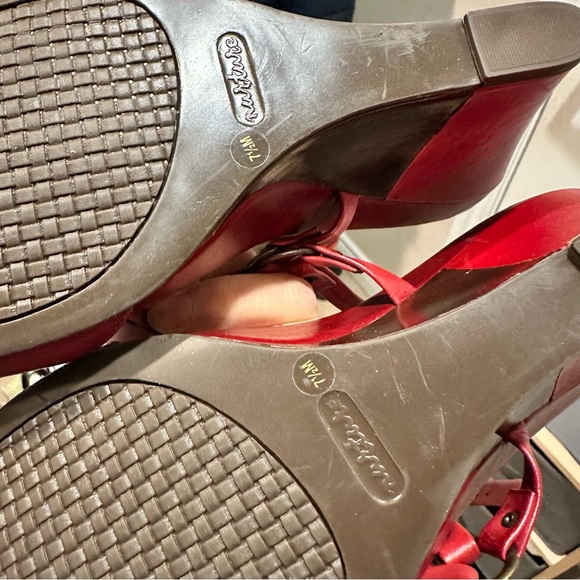 Nurture red wedges size 7.5 - Picture 4 of 4